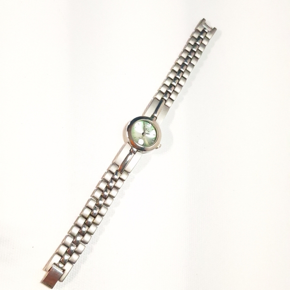 Mira TWC Silver Tone & Green Ladies Quartz Wrist Watch, New Battery - Picture 4 of 8